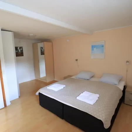 Den Gamle Stald Apartment *